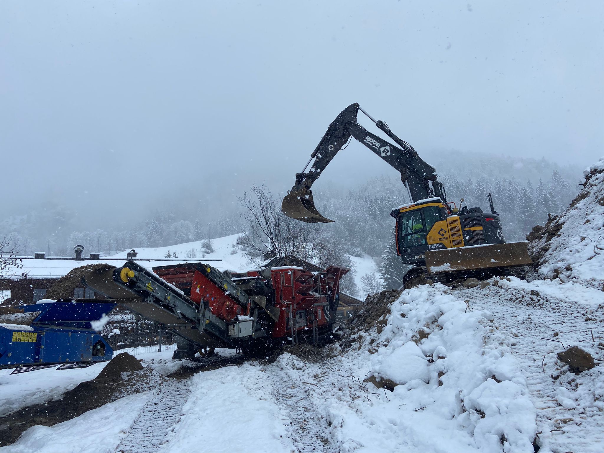 Recycling-Siebanlage im Winter